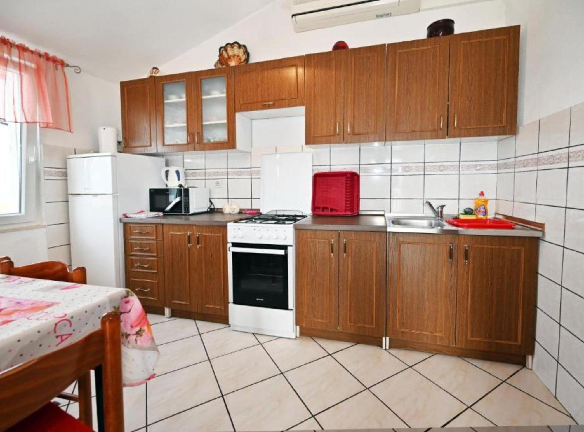 Apartments Mihovilovic - 50 M From Beach Слатине Экстерьер фото
